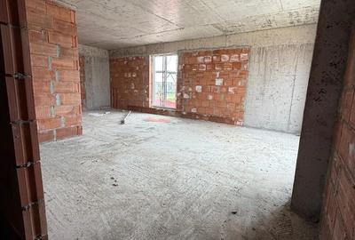 Apartament cu 2 camere decomandat în 1 Decembrie - 2