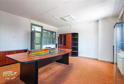 Spațiu comercial, de 1,756 mp, în Central - 8