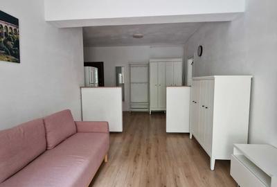 Apartament cu 2 camere semidecomandat în Păcii