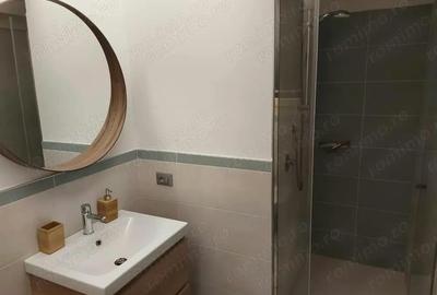 Garsonieră decomandată în P-ța Universității