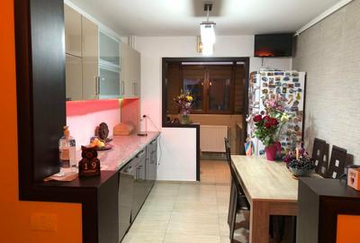 Apartament cu 4 camere decomandat în Apărătorii Patriei - 13