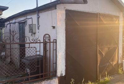 Casă cu 7 camere cu Teren 488 Mp în Exterior Vest - 1