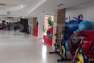 Spațiu comercial, de 290 mp, în Micro 3 - 3