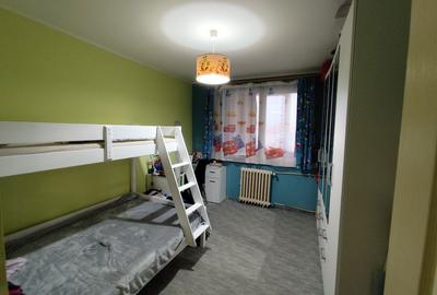 Apartament cu 3 camere decomandat în Gemenii - 2