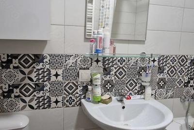 Apartament cu 2 camere decomandat în Tractorul - 5