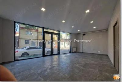 Spațiu comercial, de 44 mp, în Trocadero - 2