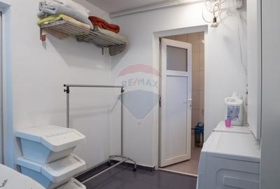 Casă cu 8 camere cu Teren 950 Mp în Roșu - 42