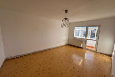 Apartament cu 3 camere decomandat în Mioriței - 2