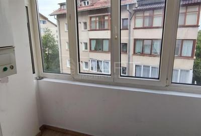 Apartament cu 3 camere decomandat, mobilat în Warthe - 12