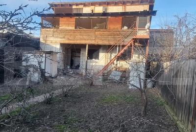 Casă cu Teren 390 Mp în Central - 3