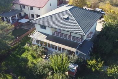 Casă cu 6 camere în Bucium - 7