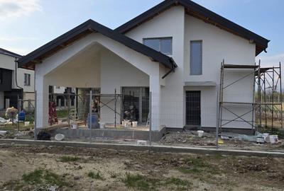 Casă cu 3 camere cu Canalizare în Central - 3