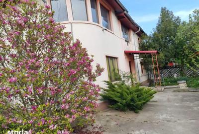 Casă cu 5 camere cu Teren 595 Mp în Central