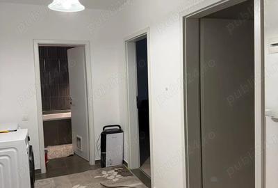 Apartament cu 2 camere decomandat în Tractorul