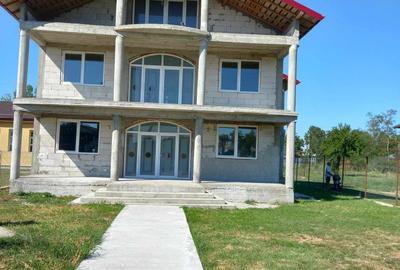 Casă cu 4 camere în Corbii Mari - 5