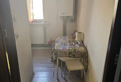 Garsonieră decomandată în Rovine - 2