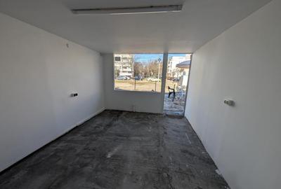 Spațiu comercial, de 30 mp, în Gară - 13