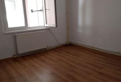 Apartament cu 2 camere decomandat în Calarași 4 - 6