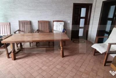 Casă cu 4 camere cu Teren 7000 Mp în Central