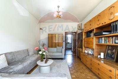 Apartament cu 2 camere decomandat, mobilat în Tractorul - 3