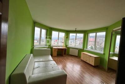 Casă cu 7 camere cu Teren 2760 Mp în Central - 9