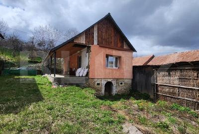 Casă individuală cu 2 camere în Aiudul de Sus