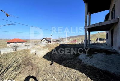 Casă cu 5 camere cu Teren 1000 Mp în Rediu - 2