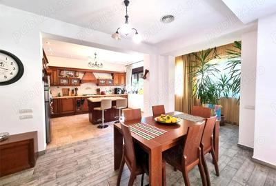 Casă cu 6 camere cu Teren 1756 Mp în Central