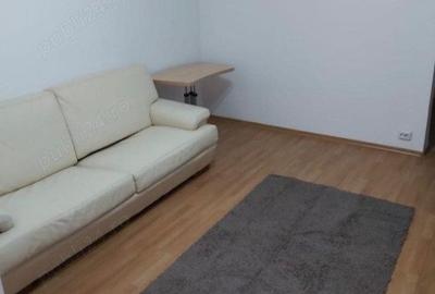 Garsonieră decomandată, mobilată în Costin Georgian