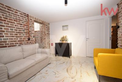 Casa demisol, parter, mansarda, langa Muzeul Olteniei, teren 418 mp, 12 camere - 9