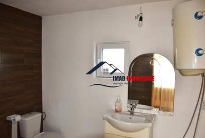 Casa batraneasca in Targoviste - Exterior nord, Laculete. - 3