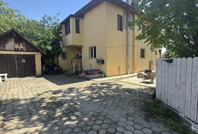 Casă cu 4 camere în Central