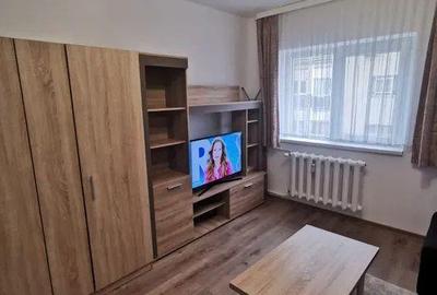 Garsonieră decomandată, mobilată în Central