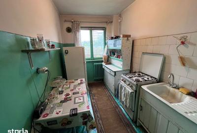 Apartament cu 3 camere decomandat în 1 Mai - 7