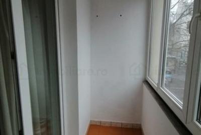 Apartament cu 3 camere semidecomandat în Gara de Nord - 1