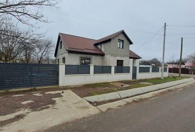 Casă cu 4 camere în Central - 8
