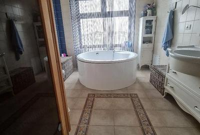 Casă cu Teren 300 Mp în Central - 8