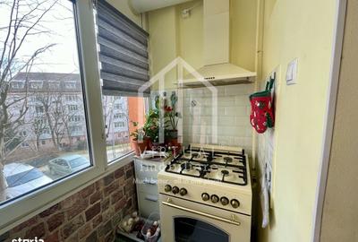 Apartament cu 3 camere decomandat, mobilat în Vasile Aaron - 6
