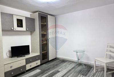 Casă individuală cu 6 camere cu Teren 300 Mp în Mihai Viteazu - 1
