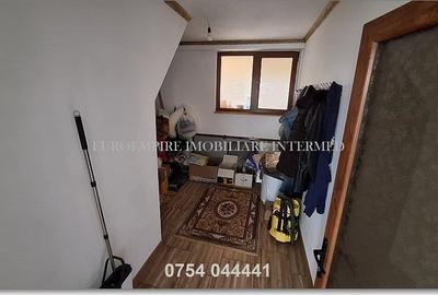 Vila+casa de vanzare zona Km 5 - 16