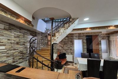 Casă individuală cu 9 camere cu Teren 392 Mp în Vest - 3