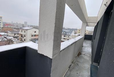 Apartament cu 4 camere decomandat în Giulești - 12