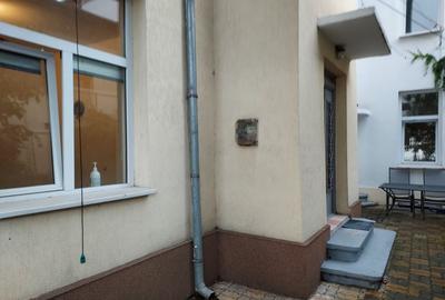 PARTICULAR TITULESCU-METROU BASARAB vila , IDEAL FIRMA,5 cam 1300 eur - 2