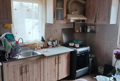 Casa de vanzare 3 camere , Str . Ciprian Porumbescu , 92.000 euro neg. - 3