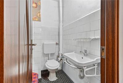 Apartament cu 3 camere decomandat în Tractorul - 8