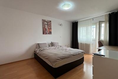 Garsoniera bloc mixt 1980 Lujerului, Militari - 2