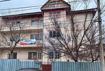 Casă individuală cu 15 camere cu Canalizare în Central - 2