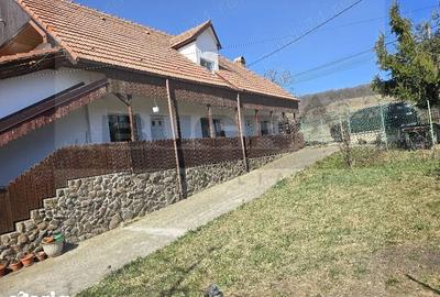 Casă cu 5 camere cu Canalizare în Dâmbul Rotund - 2