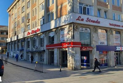 Spațiu comercial, de 120 mp, în Central - 3