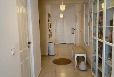 Apartament cu 4 camere decomandat în Central - 2
